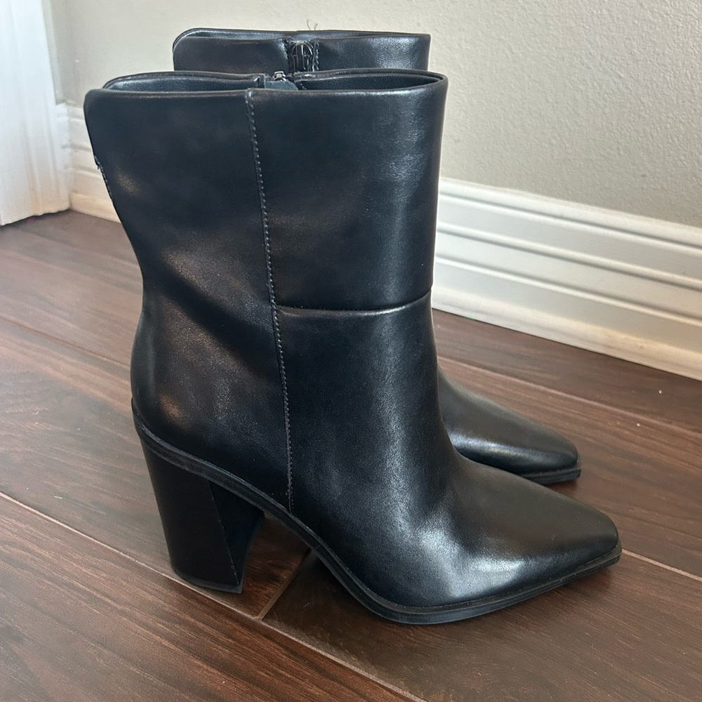 NEW Steve Madden Silvee Black Leather Snip Toe Block Heel Side Zip Boots 9.5